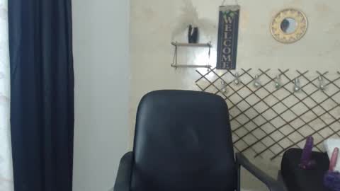 Dakota And Bellamy online show from September 22, 2025, 2:24 am