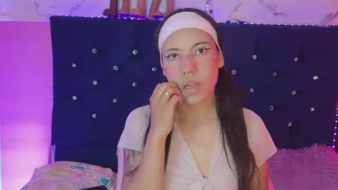 dakotaa_johnson online show from May 31, 2026, 6:09 pm