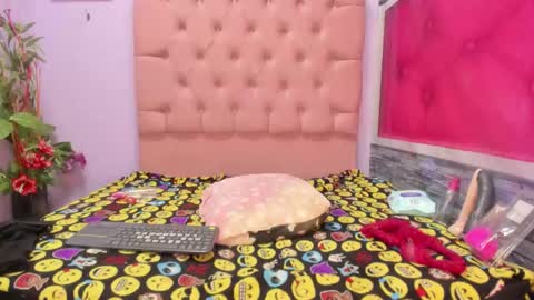 Mariana online show from November 14, 2025, 8:29 pm