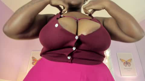 Snapshot of dakotasexshow2 chatting on February 6, 2025, 10:43 pm Dakota Sex Show online show from February 6, 2025, 10:43 pm