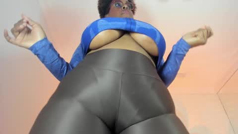 Snapshot of dakotasexshow2 chatting on February 14, 2025, 10:58 pm Dakota Sex Show online show from February 14, 2025, 10:58 pm