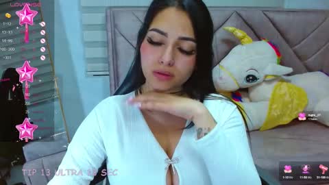 Snapshot of dakotha_v chatting on February 22, 2025, 9:34 am Dakotha online show from February 22, 2025, 9:34 am
