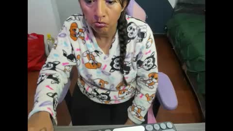 Snapshot of daleska_delicious1 chatting on September 19, 2025, 12:34 am daleska_delicious1 online show from September 19, 2025, 12:34 am