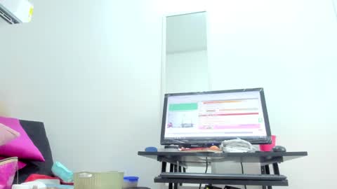  Ren  online show from February 14, 2025, 2:39 am