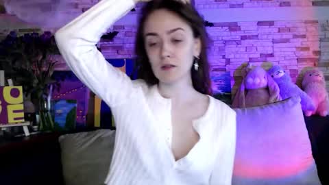 Dalia  online show from November 11, 2025, 9:20 am