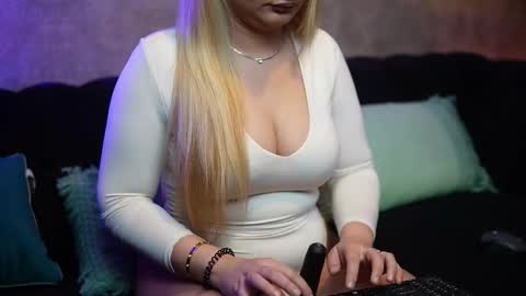  Dalia  online show from March 25, 2026, 8:04 pm