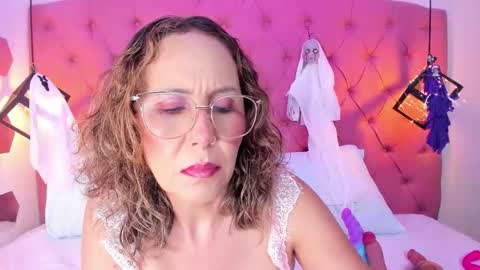 Dalia online show from October 10, 2025, 7:35 pm