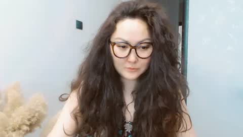 Snapshot of dalidayes chatting on June 21, 2026, 5:10 am Dali online show from June 21, 2026, 5:10 am