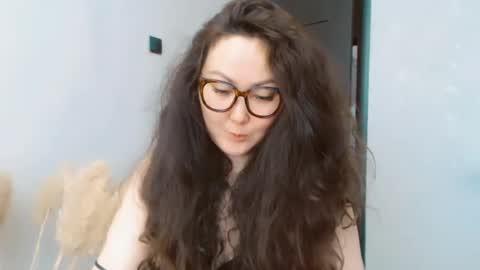 Snapshot of dalidayes chatting on June 27, 2026, 6:18 am Dali online show from June 27, 2026, 6:18 am