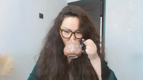 Snapshot of dalidayes chatting on August 7, 2026, 7:10 am Dali online show from August 7, 2026, 7:10 am