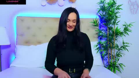 daliyaa_ online show from November 10, 2025, 1:10 pm