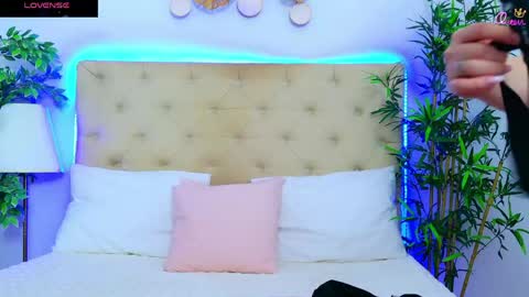 daliyaa_ online show from April 17, 2026, 11:57 am