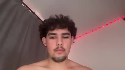 Snapshot of damiam_xj chatting on March 6, 2025, 7:10 pm damiam xj online show from March 6, 2025, 7:10 pm