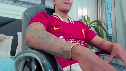 DAMIAN online show from November 14, 2025, 11:42 am