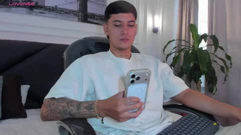 DAMIAN online show from April 14, 2026, 12:55 pm