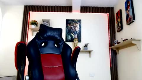 damian64436171 online show from June 18, 2026, 4:55 pm