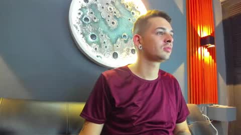 Snapshot of damian__oliver chatting on December 7, 2024, 2:53 am Damian Oliver online show from December 7, 2024, 2:53 am