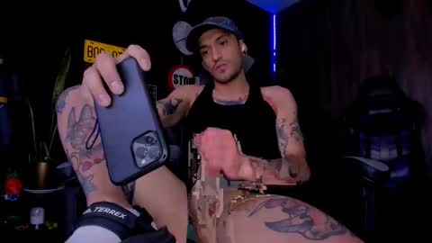 Snapshot of damiancox chatting on February 19, 2025, 9:14 pm Daamiancox online show from February 19, 2025, 9:14 pm