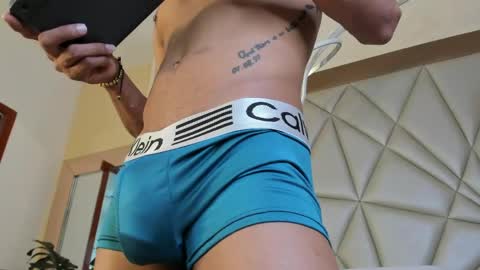 damianlux_ online show from May 27, 2026, 8:17 pm