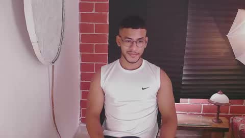 instagram damiannreed. online show from January 13, 2025, 2:32 pm