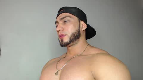 Snapshot of damiannstonexxx chatting on March 11, 2025, 11:48 pm Danny online show from March 11, 2025, 11:48 pm