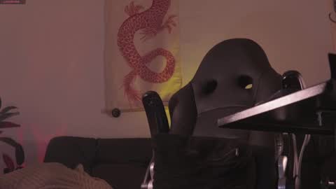 insta damn8   --------  online show from March 5, 2025, 2:46 am