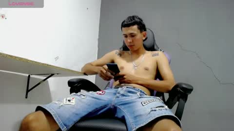 damien_444 online show from April 5, 2026, 8:28 pm