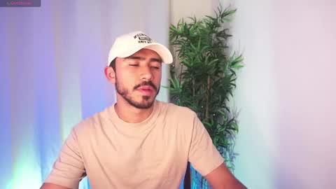 damon_frost online show from April 14, 2026, 9:32 pm