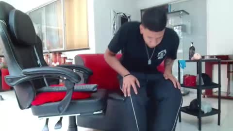 damyan_2003 online show from November 20, 2025, 2:39 pm