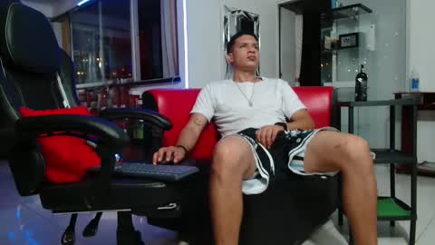 damyan_2003 online show from November 22, 2025, 3:49 am