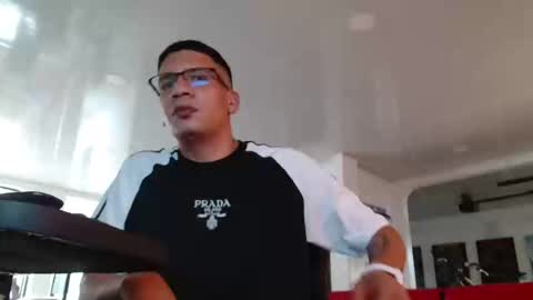 damyan_2003 online show from May 2, 2026, 1:38 pm