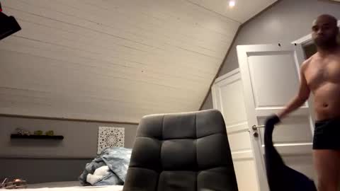 dan_the_man43 online show from November 18, 2025, 6:23 pm