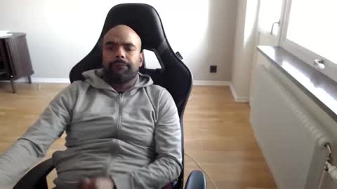 dan_the_man43 online show from April 20, 2026, 3:26 pm