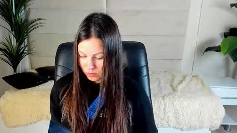 Dana Dom online show from November 17, 2025, 12:38 am