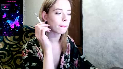 Dana SmileX online show from November 18, 2025, 7:18 pm