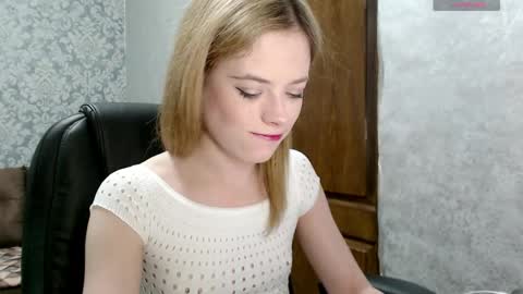 Dana SmileX online show from May 5, 2026, 7:33 pm