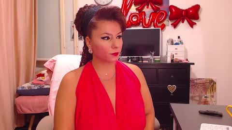 Snapshot of danahot4u chatting on December 7, 2024, 7:43 pm dana online show from December 7, 2024, 7:43 pm