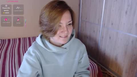 Snapshot of danbie_leen chatting on October 16, 2025, 10:05 am danbie_leen online show from October 16, 2025, 10:05 am
