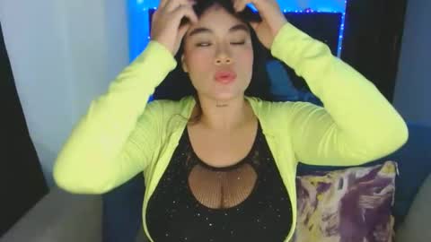 Danessa online show from November 7, 2025, 2:44 am