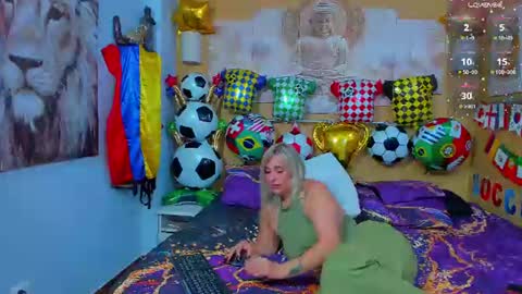 Snapshot of dani_and_maik chatting on July 8, 2026, 12:59 am dani_and_maik online show from July 8, 2026, 12:59 am