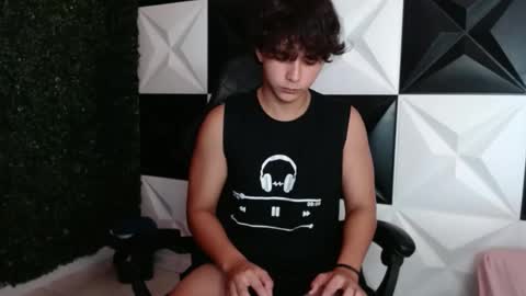 dani_cumboy online show from December 26, 2024, 2:33 am