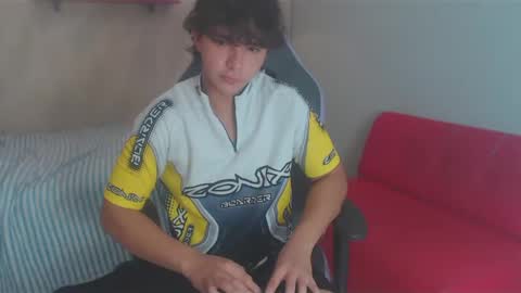 dani_cumboy online show from December 31, 2024, 8:23 pm