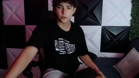 Snapshot of dani_cumboy chatting on January 12, 2025, 3:28 am dani_cumboy online show from January 12, 2025, 3:28 am