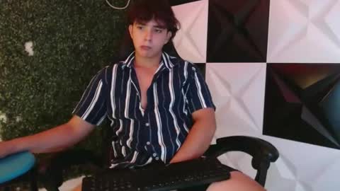 Snapshot of dani_cumboy chatting on February 15, 2025, 3:31 am dani_cumboy online show from February 15, 2025, 3:31 am