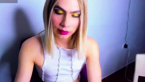 Snapshot of dani_lovet1 chatting on January 24, 2025, 10:00 am dani online show from January 24, 2025, 10:00 am