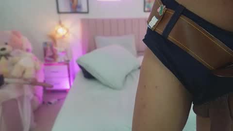 Snapshot of dani_parkerr chatting on March 7, 2026, 7:00 pm online show from March 7, 2026, 7:00 pm