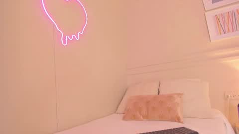 Hi I am Dani online show from November 20, 2025, 11:43 am