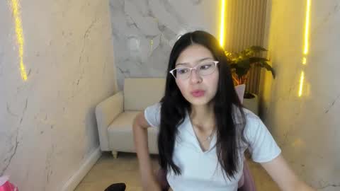 Snapshot of dani_tf chatting on February 13, 2026, 1:29 pm dani_tf online show from February 13, 2026, 1:29 pm