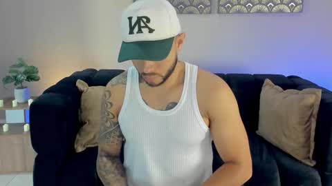 daniel_kingxxx online show from February 26, 2026, 1:43 pm