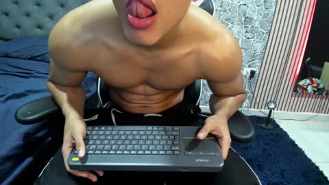 daniel_leconte online show from November 21, 2025, 7:18 am